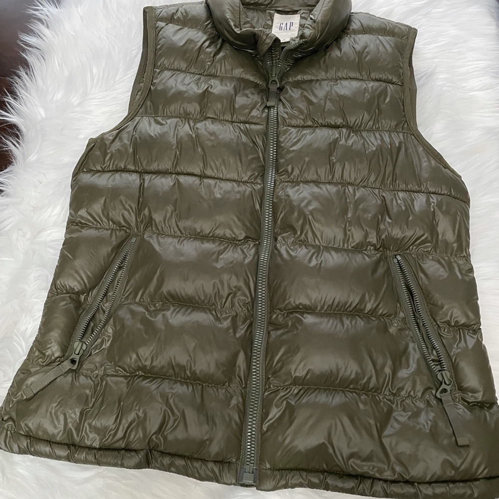 GAP VEST